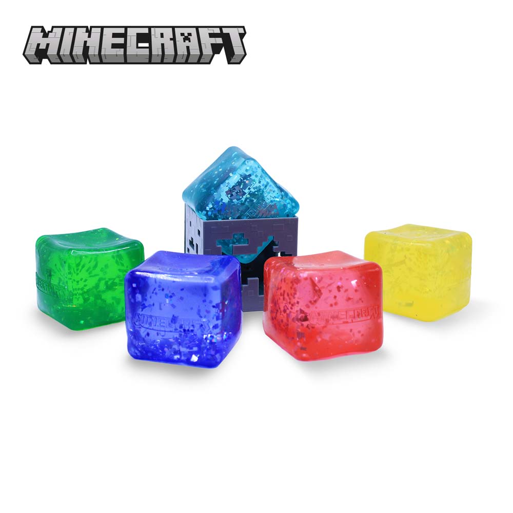 Minecraft Jelly Cubes display box with assorted colors and choking hazard warning