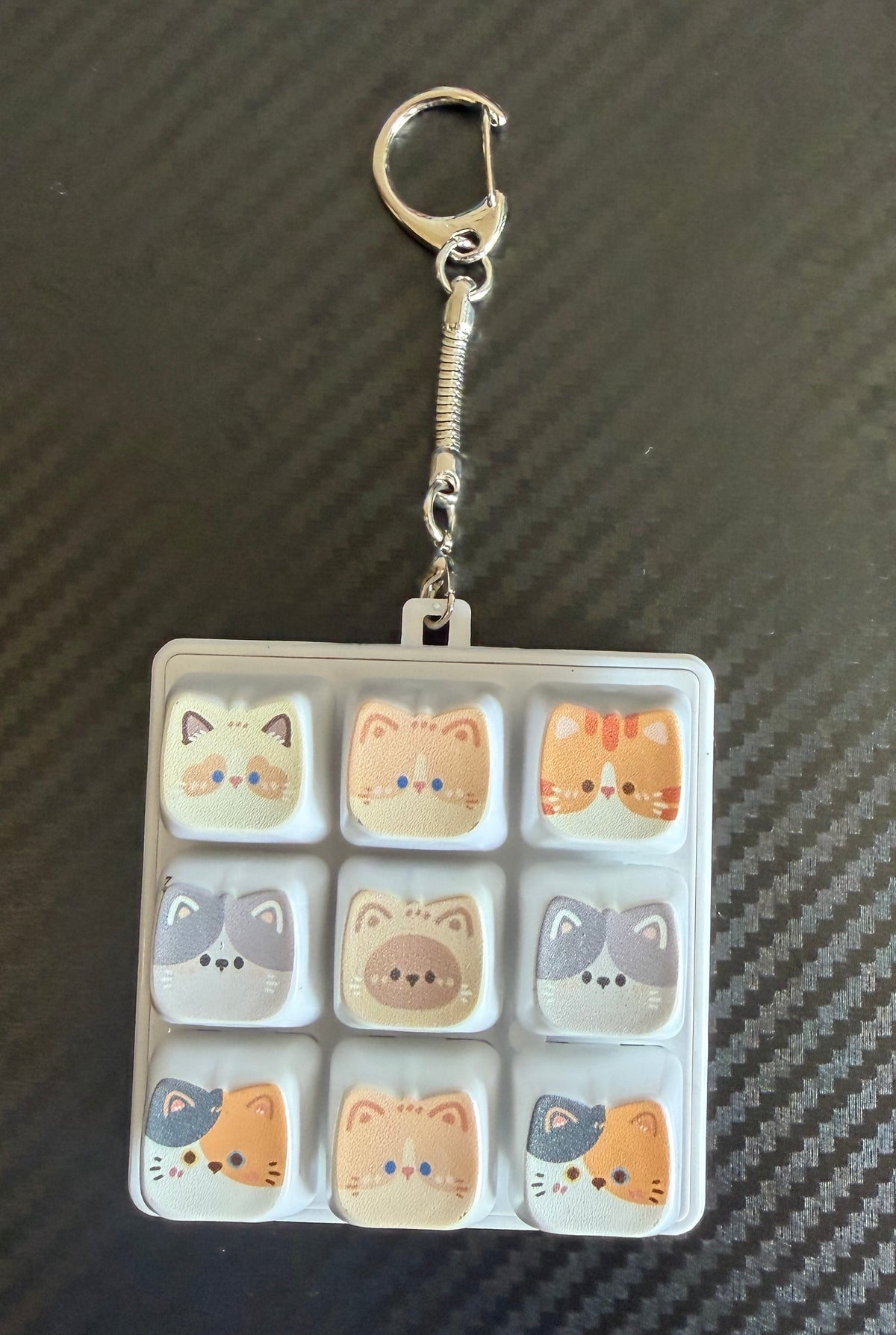 Colourful cat-face nine-key keyboard clicker keychain with clip