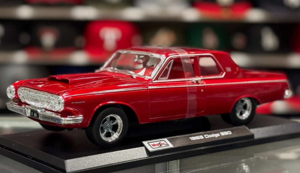 Maisto 1/18 Dodge 330 Red Special Edition Die Cast Model Car