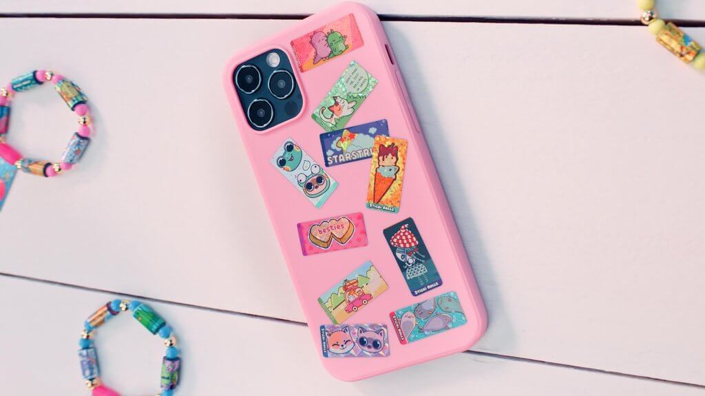 Sticki Rolls Sticki Station, 320 Kawaii-themed Stickers, 144 colorful beads, 2 necklace pendants