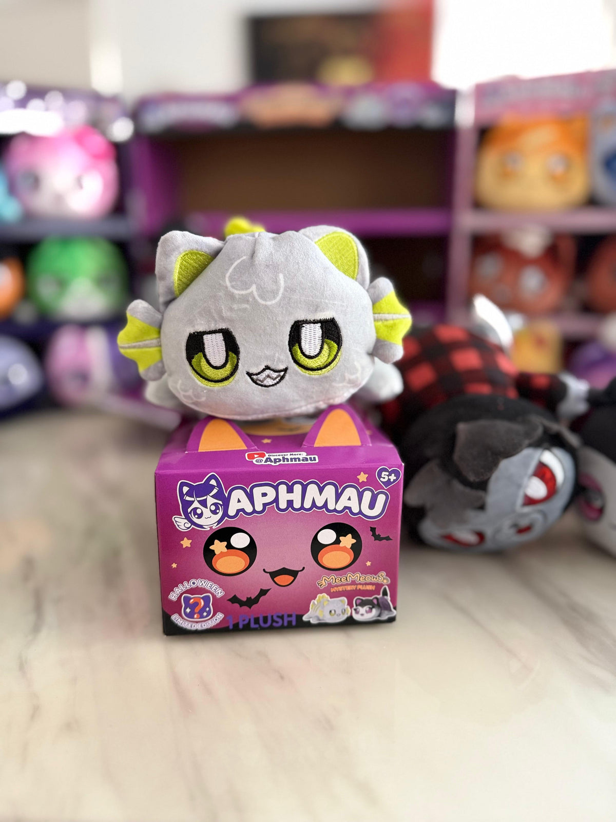 Aphmau MeeMeows Halloween random plush - pink devil cat design on box