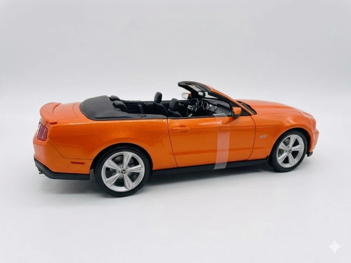 Maisto 1:18 Special Edition 2010 Ford Mustang GT Convertible Blue Diecast Model Car