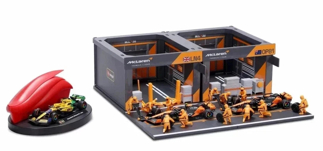 Bburago McLaren MCL38 L. Norris Formula 1 Team Deluxe Paddock/Pit Set