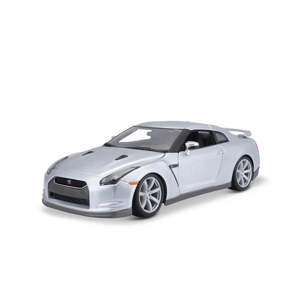 Bburago 1:18 2009 Nissan GT-R R35 Silver Die Cast Model Car