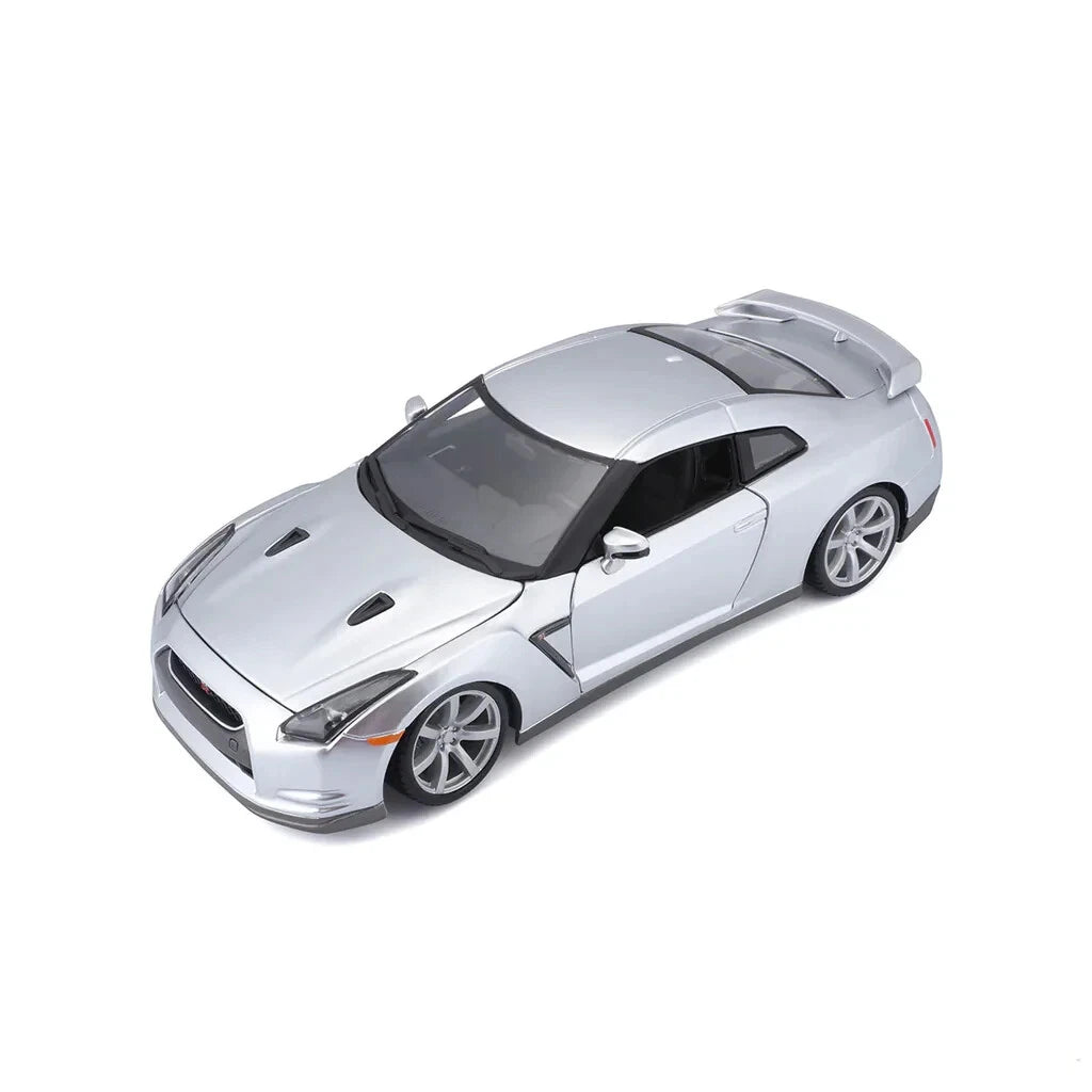Bburago 1:18 2009 Nissan GT-R R35 Silver Die Cast Model Car