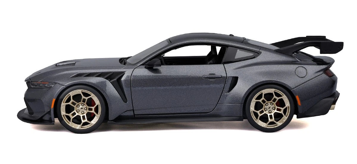 Maisto 1:18 2025 Ford Mustang GTD Metallic Grey Special Edition Diecast Model